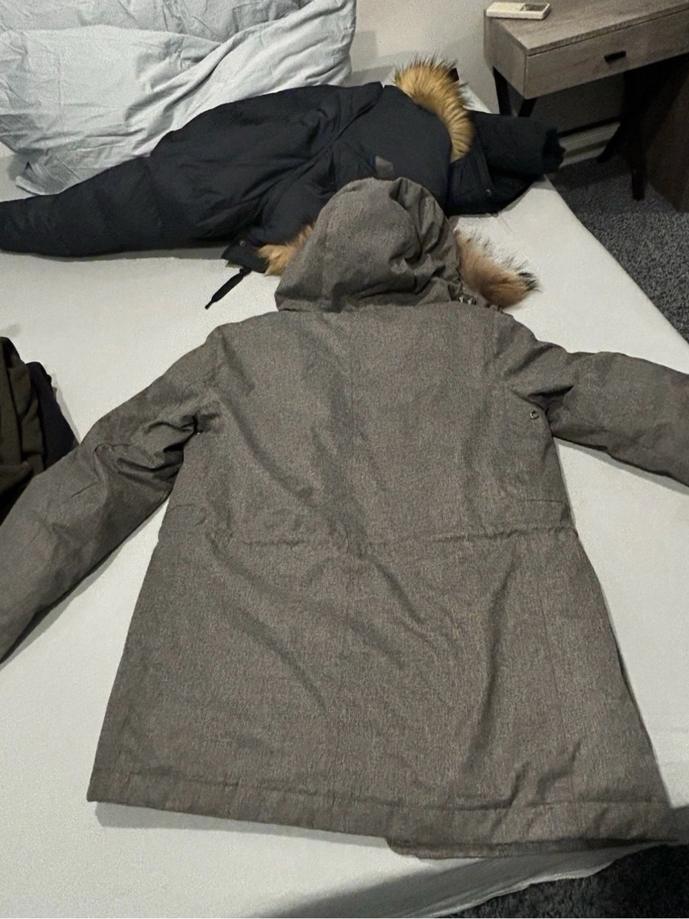 Men’s M Black Brown 1826 Grey Winter Parka - Raccoon Fur Hood - Great Condition - Picture 2 of 6